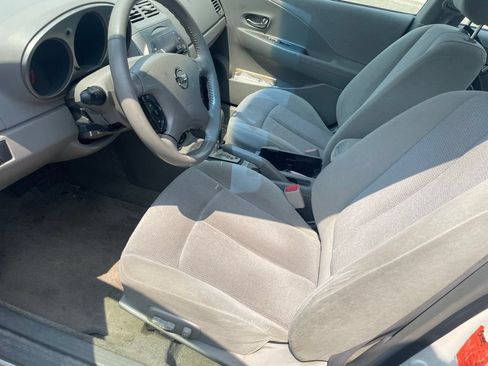 Used 2003 Nissan Altima 3.5 SE FWD image 11