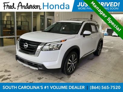 Used 2025 Nissan Pathfinder Platinum w/ Cargo Package