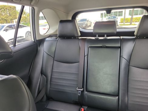 Used 2021 Toyota RAV4 Limited image 20