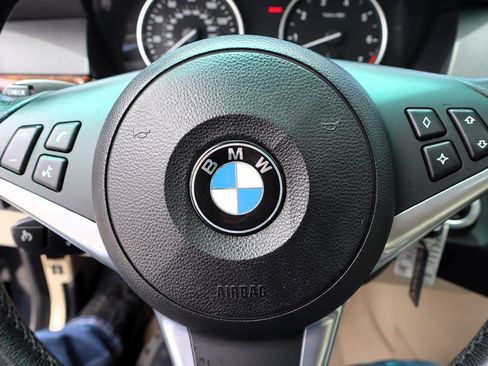 Used 2008 BMW 550i Sedan w/ Sport Pkg RWD image 29
