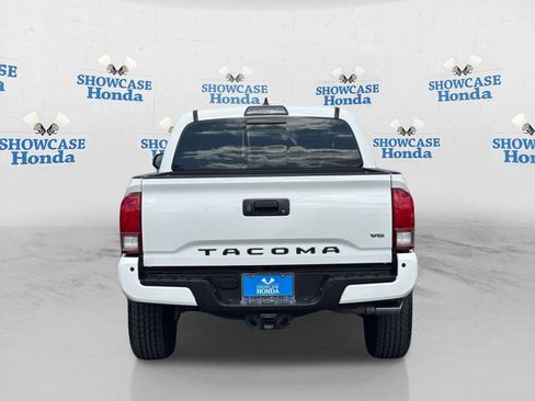 Used 2017 Toyota Tacoma TRD Off-Road image 7