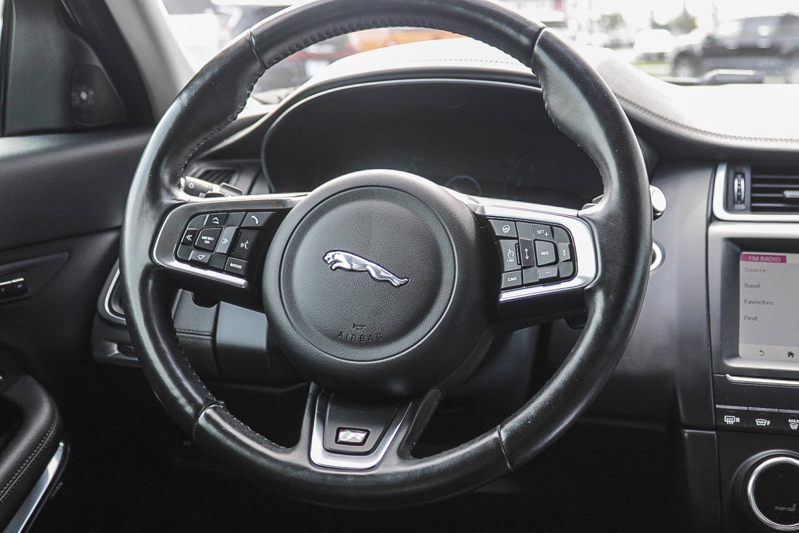 Used 2019 Jaguar E-PACE SE AWD/4WD image 15