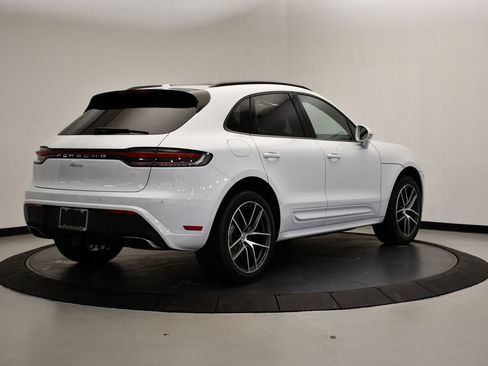 Certified 2025 Porsche Macan AWD/4WD image 7