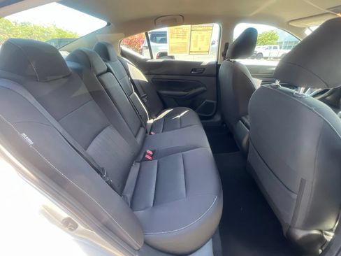 Used 2025 Nissan Altima 2.5 SV FWD image 22