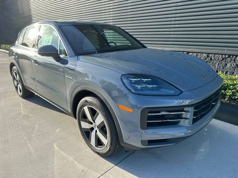 Used 2026 Porsche Cayenne image 11