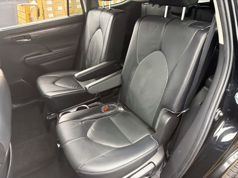 Used 2023 Toyota Highlander Limited AWD/4WD image 23
