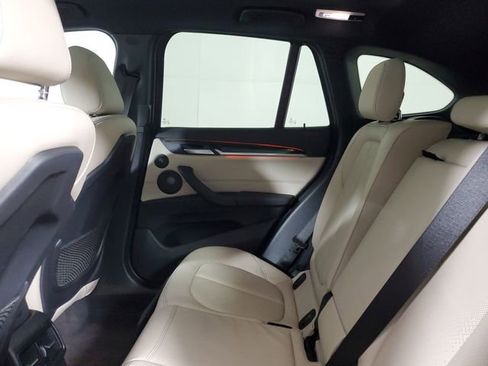 Used 2017 BMW X1 xDrive28i image 10