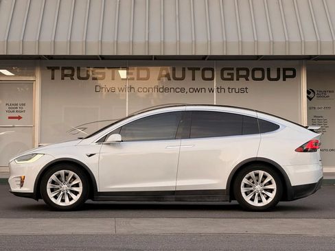 Used 2020 Tesla Model X Long Range AWD/4WD image 5