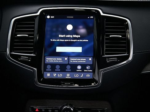 Certified 2023 Volvo XC90 T8 Ultimate w/ Protection Package Premier AWD/4WD image 31