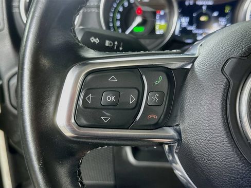Used 2022 Jeep Wrangler Unlimited Sahara AWD/4WD image 22