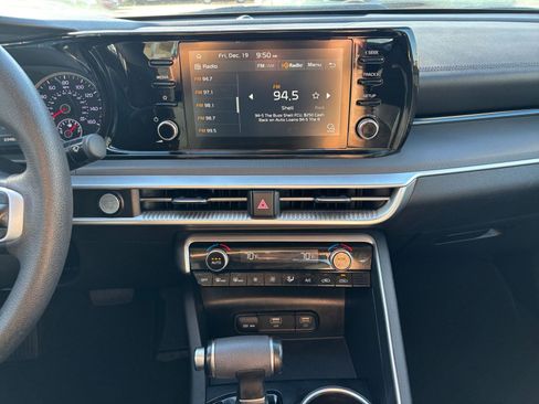 Used 2023 Kia K5 LXS image 18