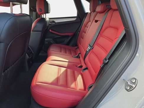 Used 2020 Porsche Macan GTS AWD/4WD image 13