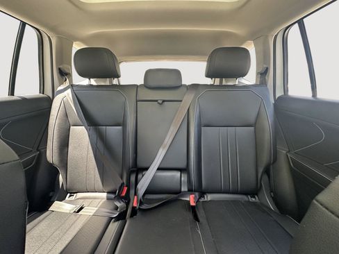 Used 2022 Volkswagen Tiguan SE FWD image 13