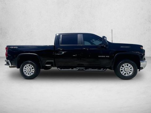 Used 2024 Chevrolet Silverado 2500 LT w/ Convenience Package AWD/4WD image 5