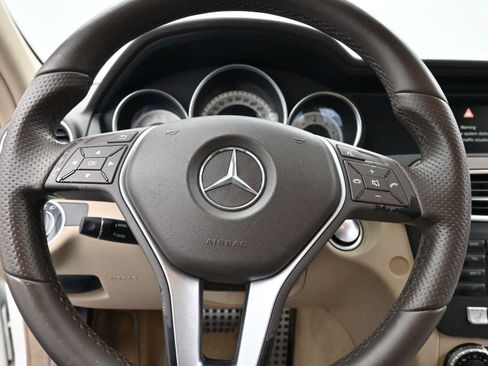 Used 2014 Mercedes-Benz C 250 Luxury image 16
