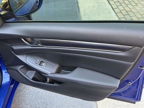 Used 2022 Honda Accord Sport image 14