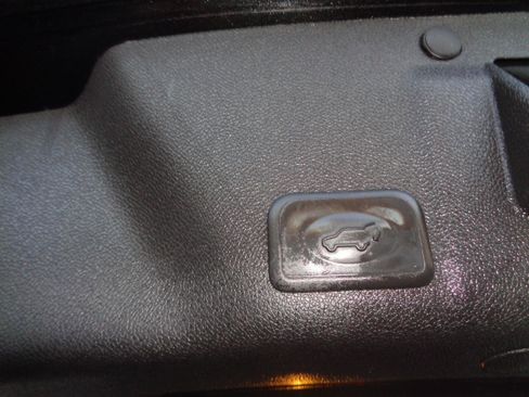 Used 2016 GMC Acadia SLT image 30