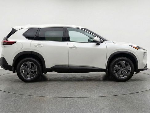 Used 2025 Nissan Rogue SV AWD/4WD image 11