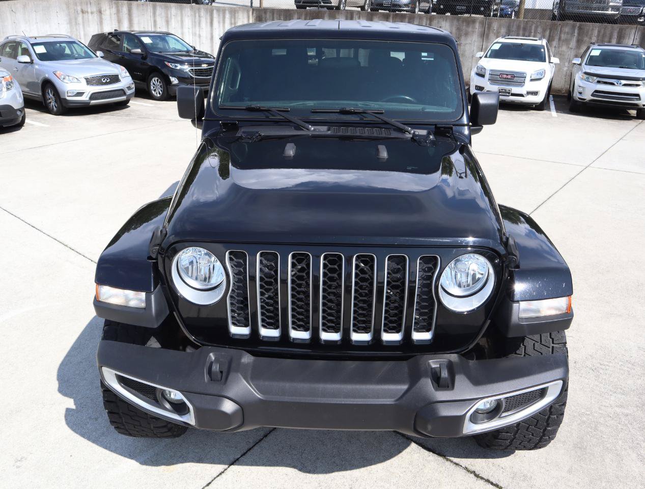Used 2020 Jeep Gladiator Overland w/ Trailer Tow Package AWD/4WD image 11