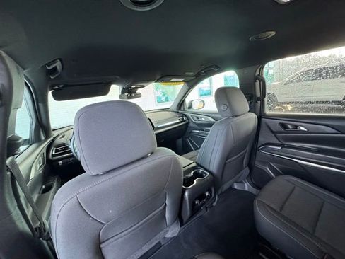 Used 2025 Chevrolet Traverse LT image 22