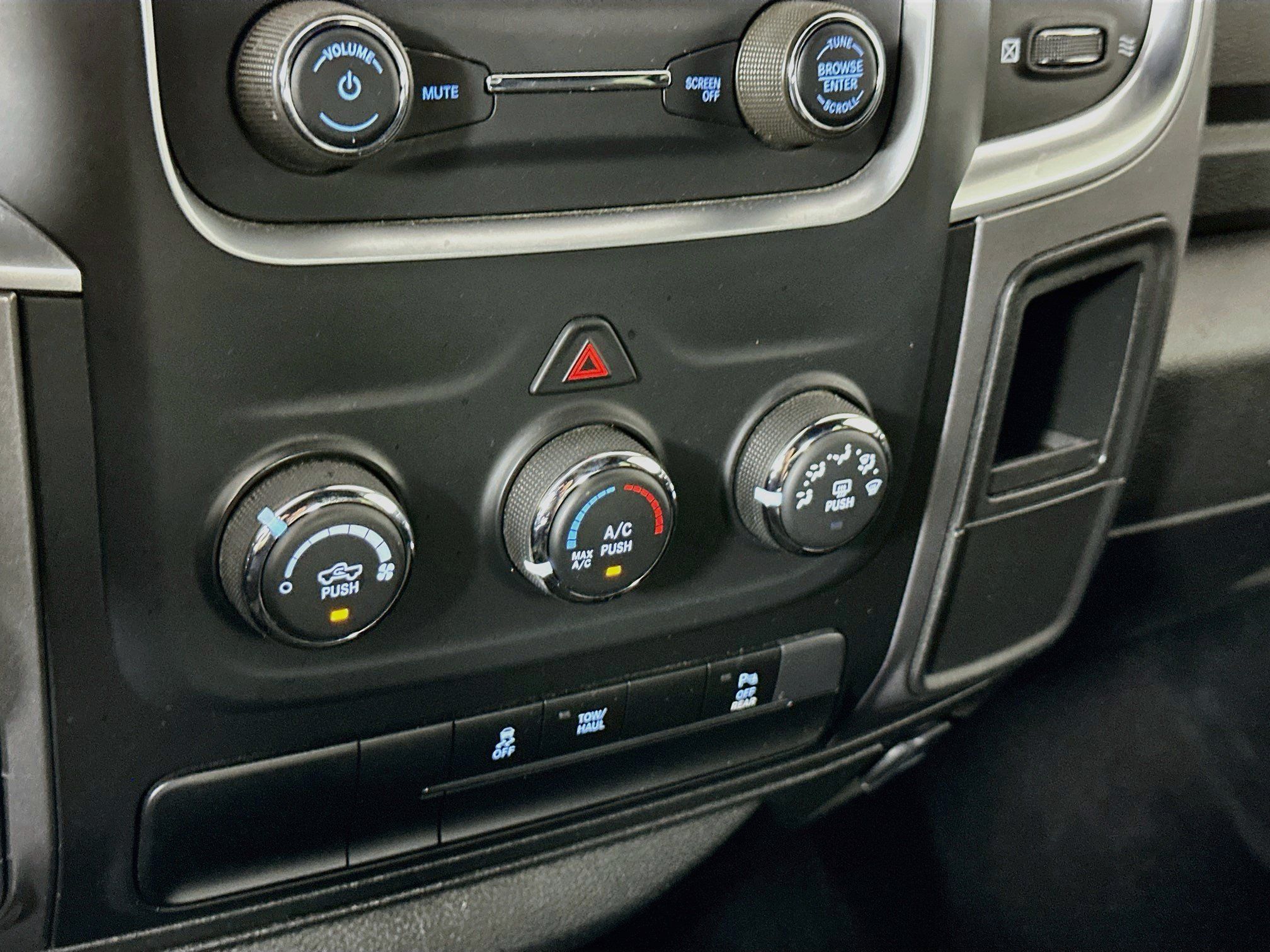 Used 2024 RAM 1500 Warlock AWD/4WD image 22