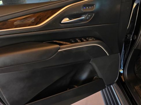 Used 2023 Cadillac Escalade ESV Sport Platinum image 36