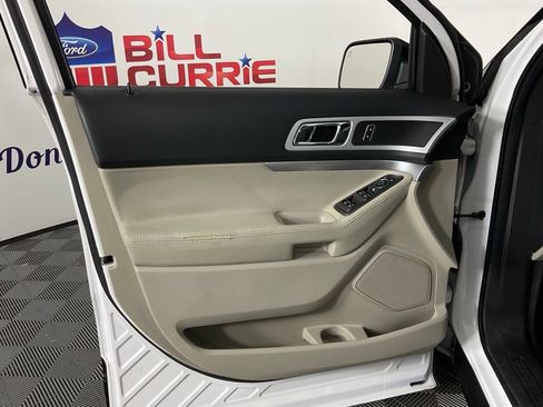 Used 2015 Ford Explorer XLT w/ Equipment Group 201A FWD image 12