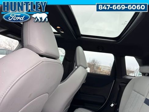 Used 2025 MINI Cooper 4-Door Hardtop image 14