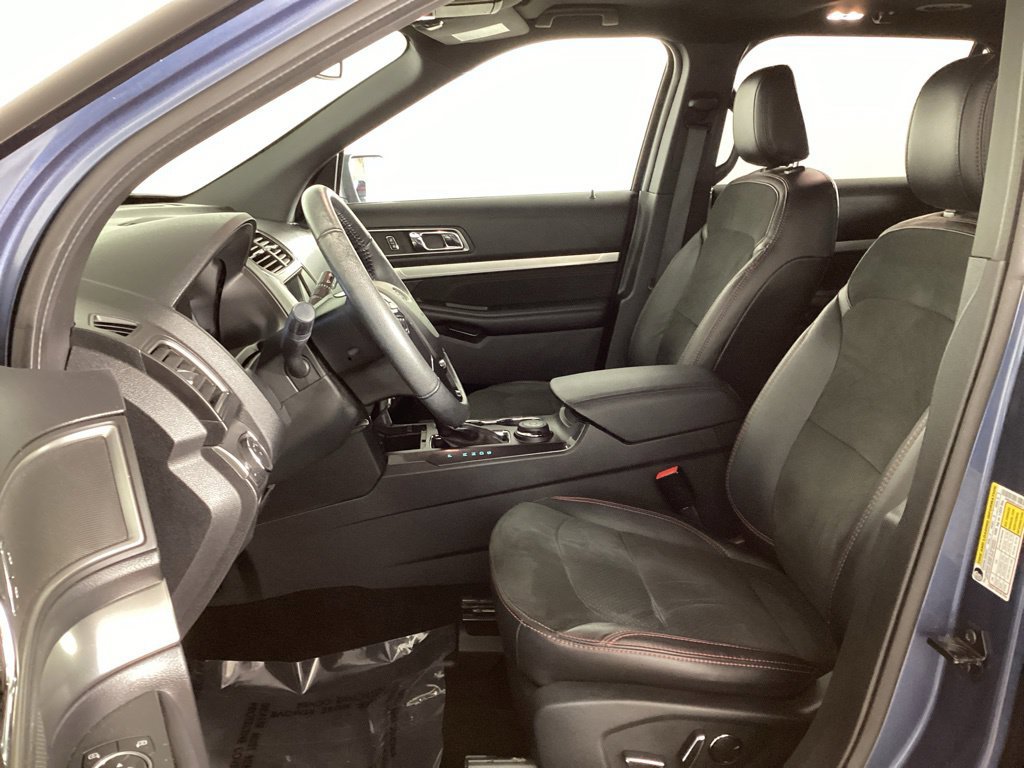 Certified 2018 Ford Explorer XLT w/ Equipment Group 202A AWD/4WD image 10