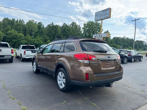 Used 2011 Subaru Outback 2.5i Premium AWD/4WD image 7
