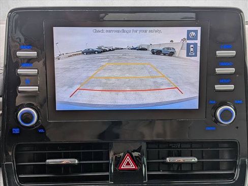 Used 2022 Hyundai Ioniq SE FWD image 13