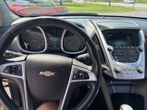 Used 2015 Chevrolet Equinox LT w/ Driver Convenience Package image 13