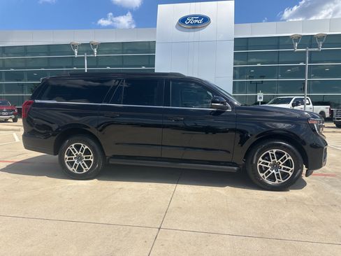 New 2025 Ford Expedition Max Active image 2