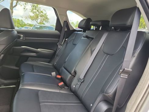 Used 2024 Kia Sorento S FWD image 14