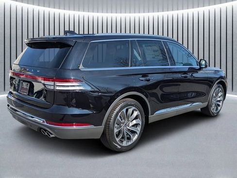 New 2026 Lincoln Aviator 2WD image 3