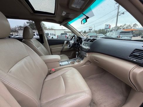 Used 2010 Toyota Highlander SE image 14