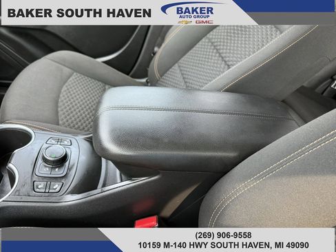 Used 2021 GMC Terrain SLE w/ Driver Convenience Package image 23