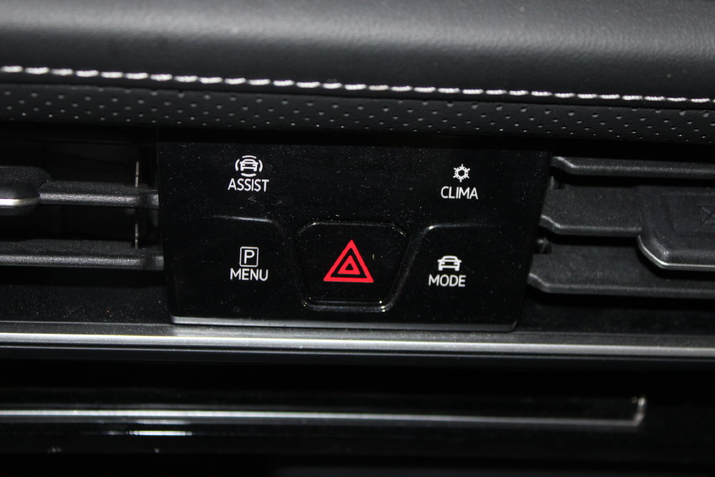 Used 2025 Volkswagen Atlas SE AWD/4WD image 31