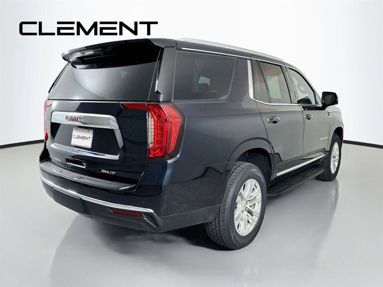 Used 2023 GMC Yukon SLT w/ SLT Premium Package AWD/4WD image 7