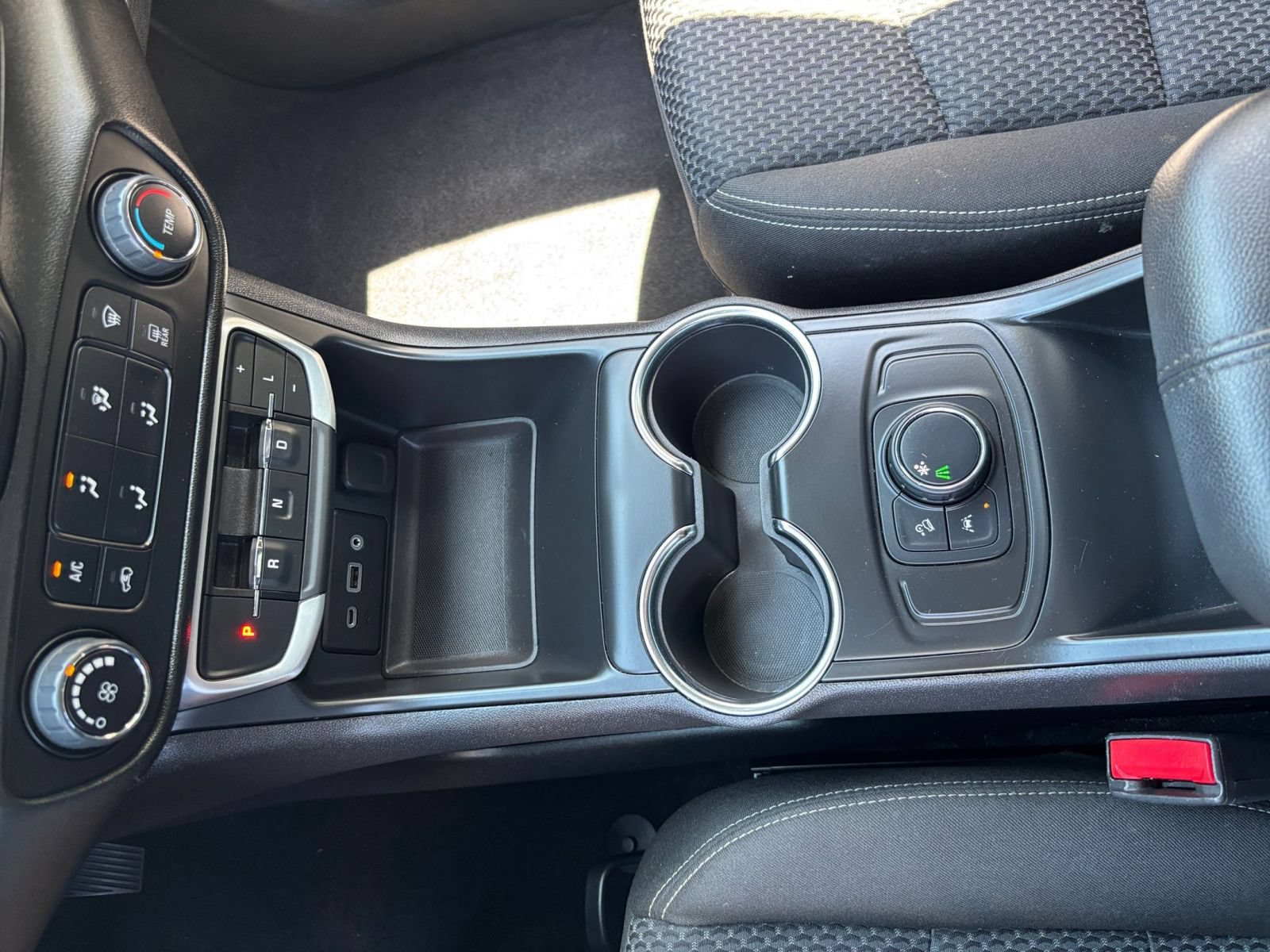Used 2024 GMC Terrain SLE FWD image 39