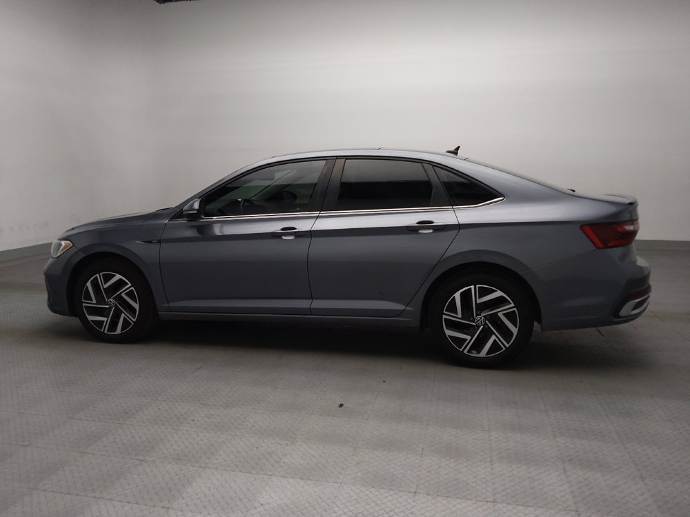 Used 2023 Volkswagen Jetta SEL FWD image 3