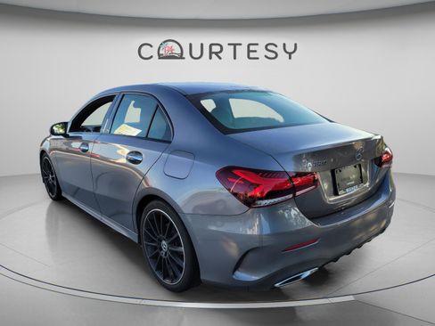 Used 2022 Mercedes-Benz A 220 image 2