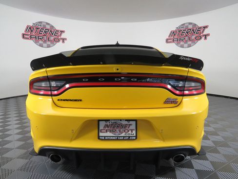 Used 2017 Dodge Charger R/T image 6