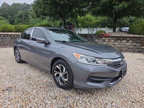 Used 2016 Honda Accord LX image 23