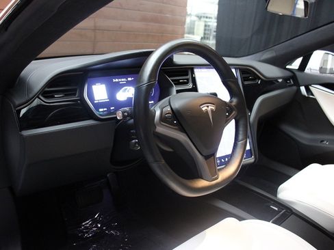 Used 2020 Tesla Model S AWD image 63