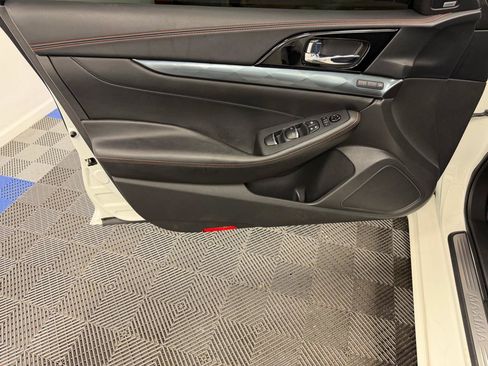 Used 2023 Nissan Maxima SR w/ Sport Mat Group FWD image 5