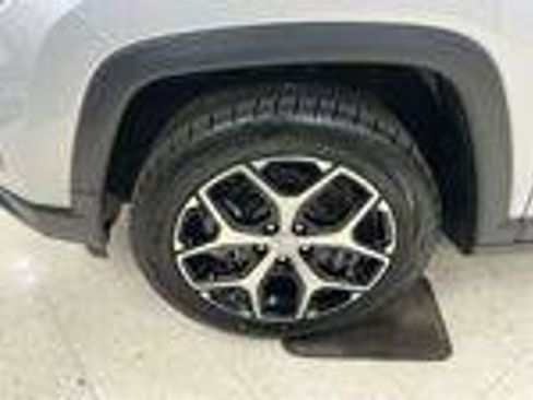 Used 2024 Jeep Compass Limited image 10