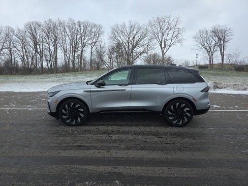 Certified 2024 Lincoln Nautilus Reserve w/ Equipment Group 203A image 4