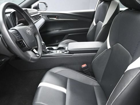 Used 2025 Toyota Camry SE FWD image 17