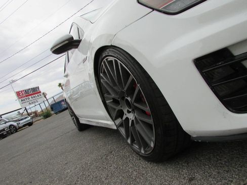 Used 2015 Volkswagen Golf 4-Door image 12